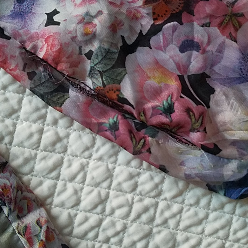 GLAMOROUS FLORAL ROMPER - Picture 6 of 7